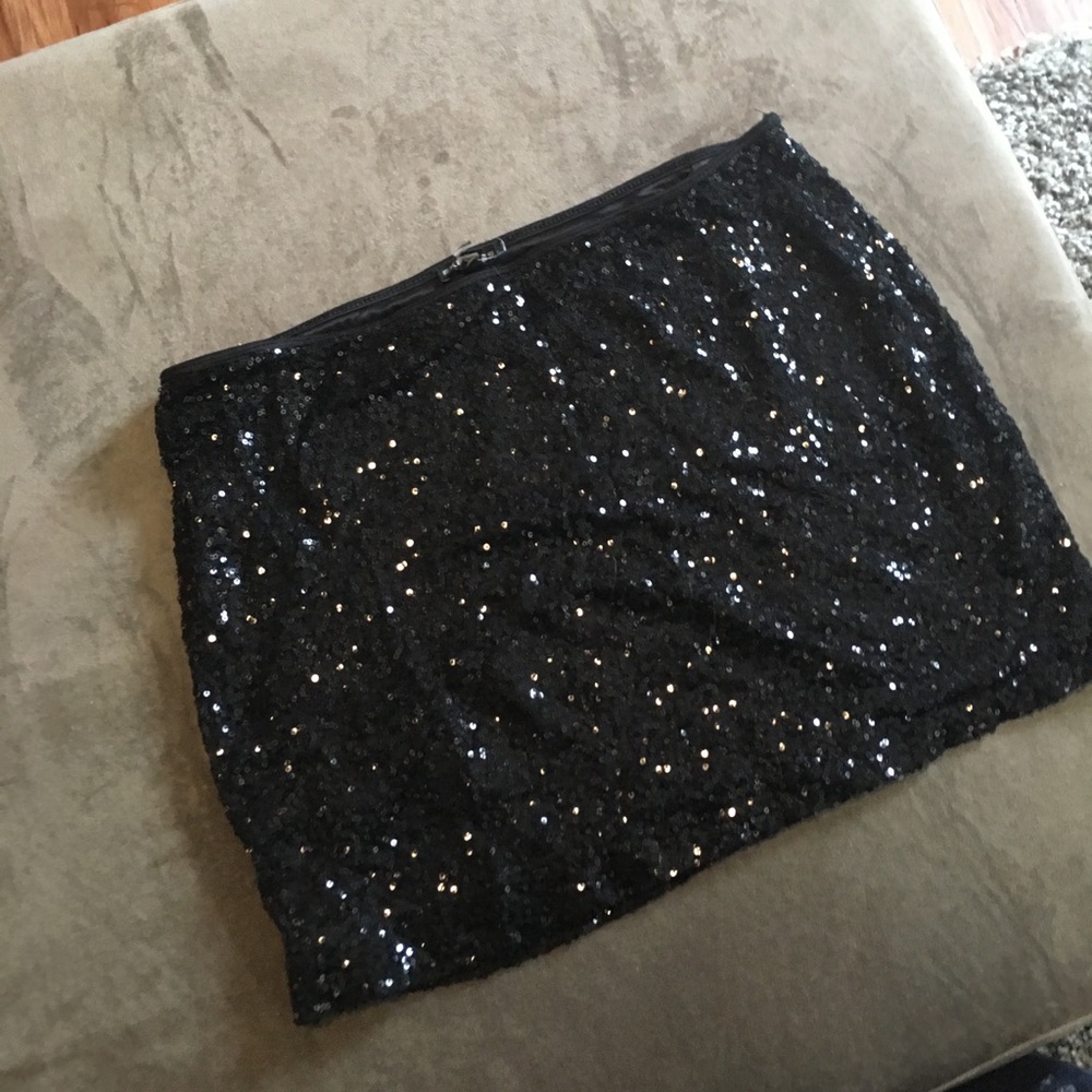 Sequin body con mini skirt